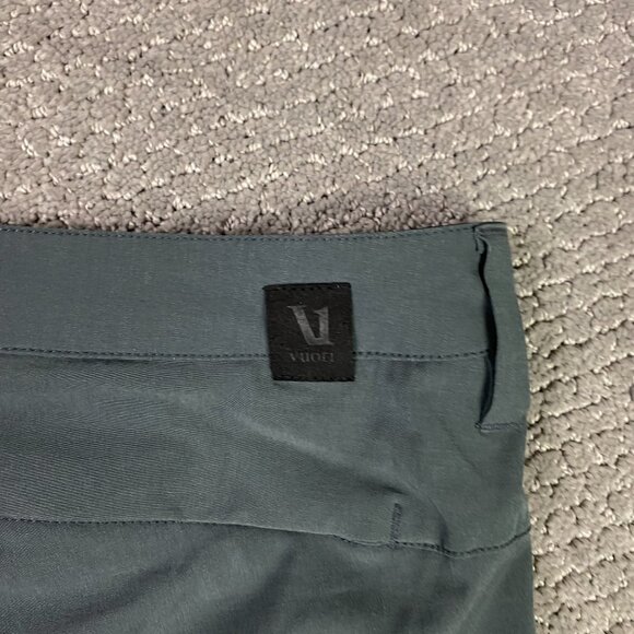 Vuori Aim Shorts Men's 36 Gray Lightweight Outdoor Golf Hiking Performance - Picture 3 of 12